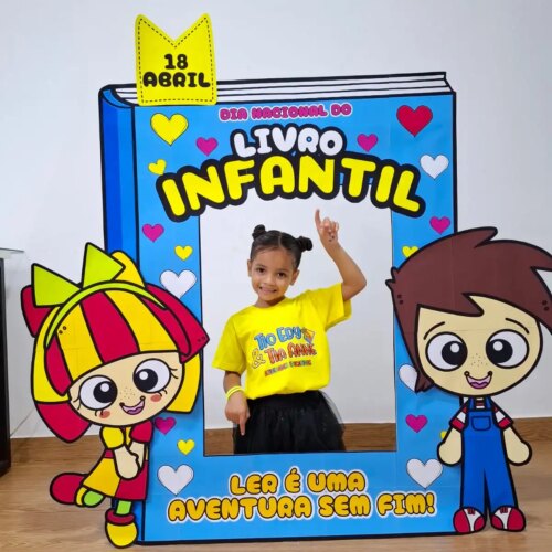 MOLDURA GIGANTE - DIA DO LIVRO INFANTIL