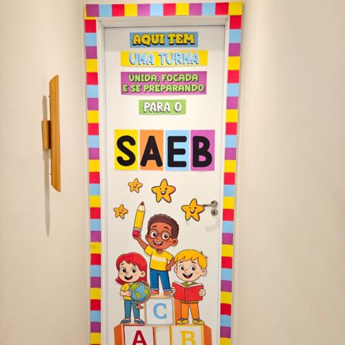 PAINEL DE PORTA FOCO NO SAEB (2 LADOS)