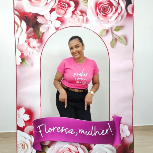 MOLDURA GIGANTE FLORESÇA MULHER
